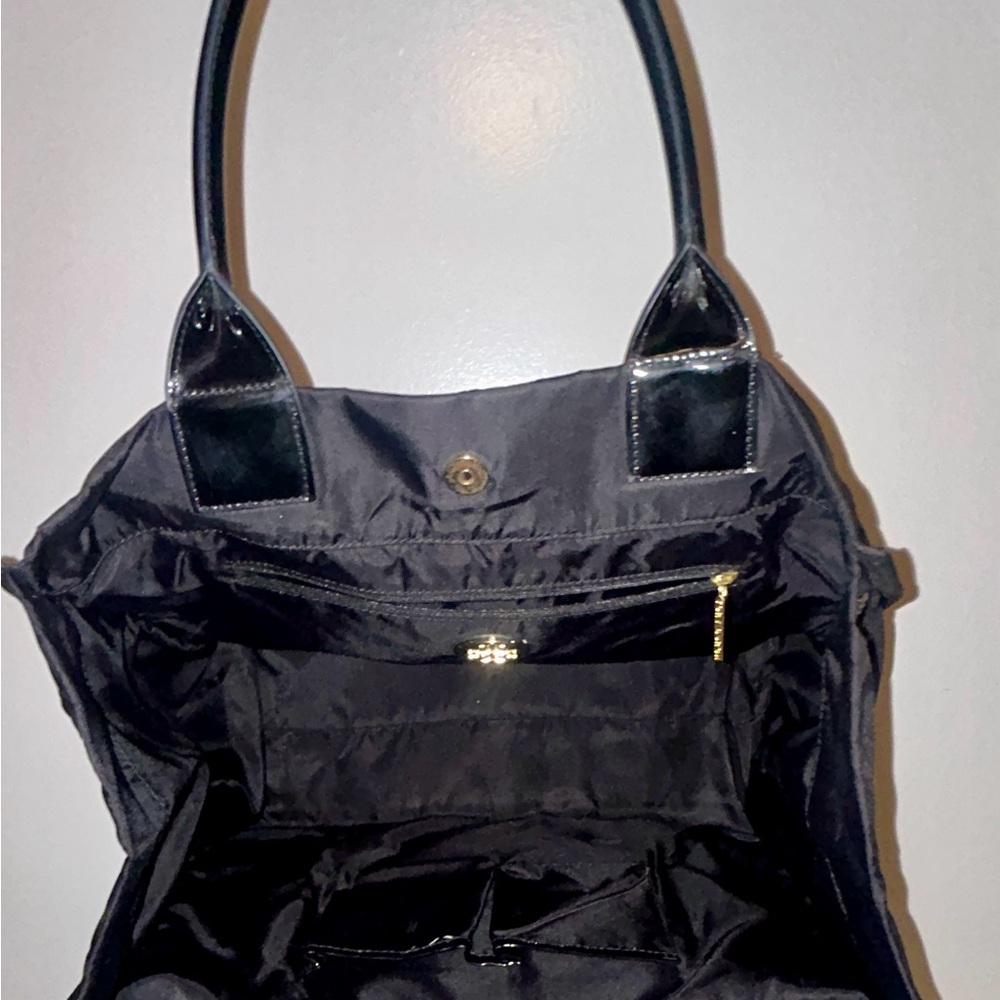 Tory Burch Ella Tote, Large Size. Patent Leather and Nylon - Picture 8 of 12